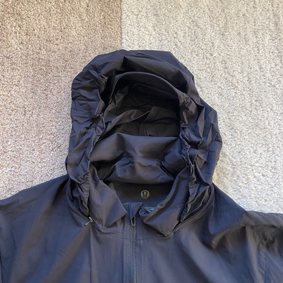 Lululemon Men’s Running Jacket – Black (Size M, EUC) - Picture 5 of 8